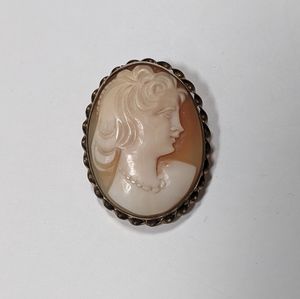 Vintage Silver Tone Setting Brooch Pendant Cameo